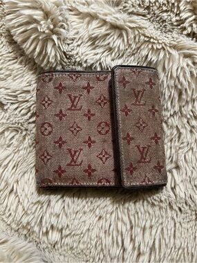 Louis Vuitton Monogram Card uHolder Wallet - Brown/Red